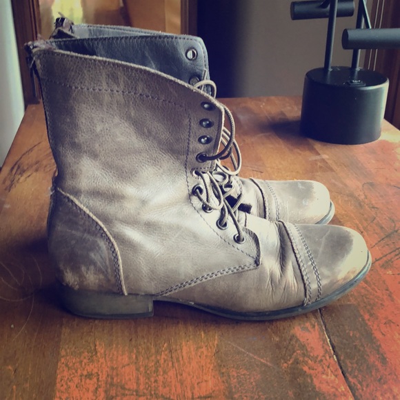 Steve Madden Shoes - Steve Madden combat boot